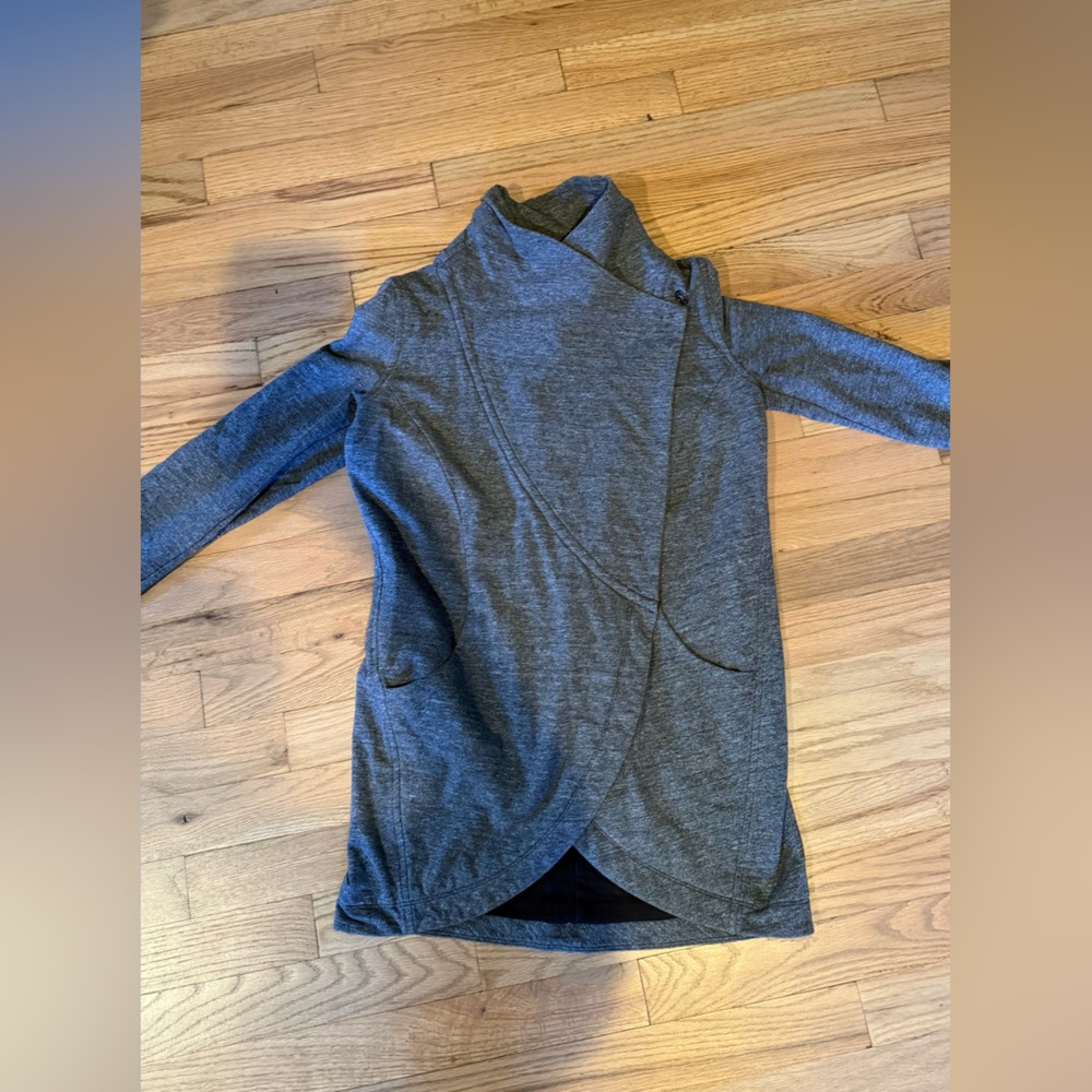 lululemon athletica Gray Wrap Sweatshirt